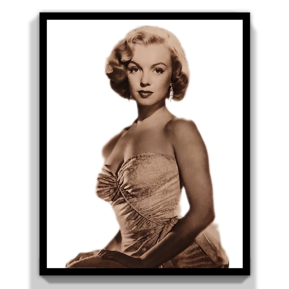 Marilyn Monroe Quotes Coffee Table Book - Picture 5 of 9